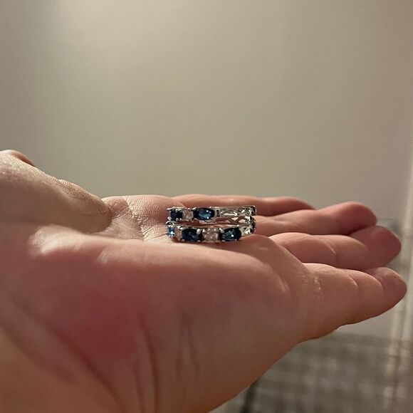 The Classic Hoop earrings in blue sapphires and 925 - Picture 7 of 7